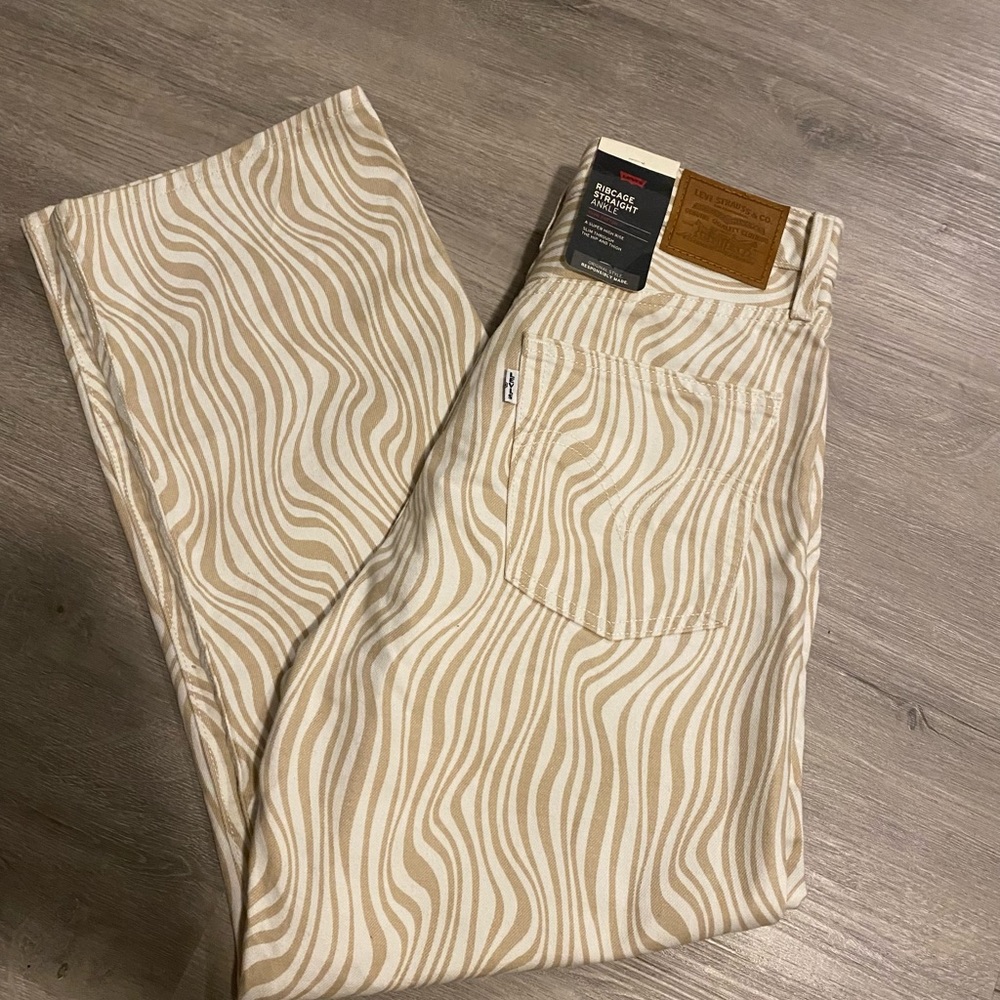 Levi’s Ribcage Straight Ankle Jeans